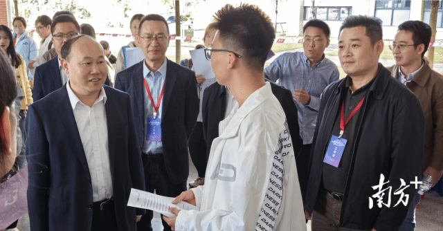 9d5f9f0377c6462b806354b78bcfb335_batchwm.png 9d5f9f0377c6462b806354b78bcfb335_batchwm.png