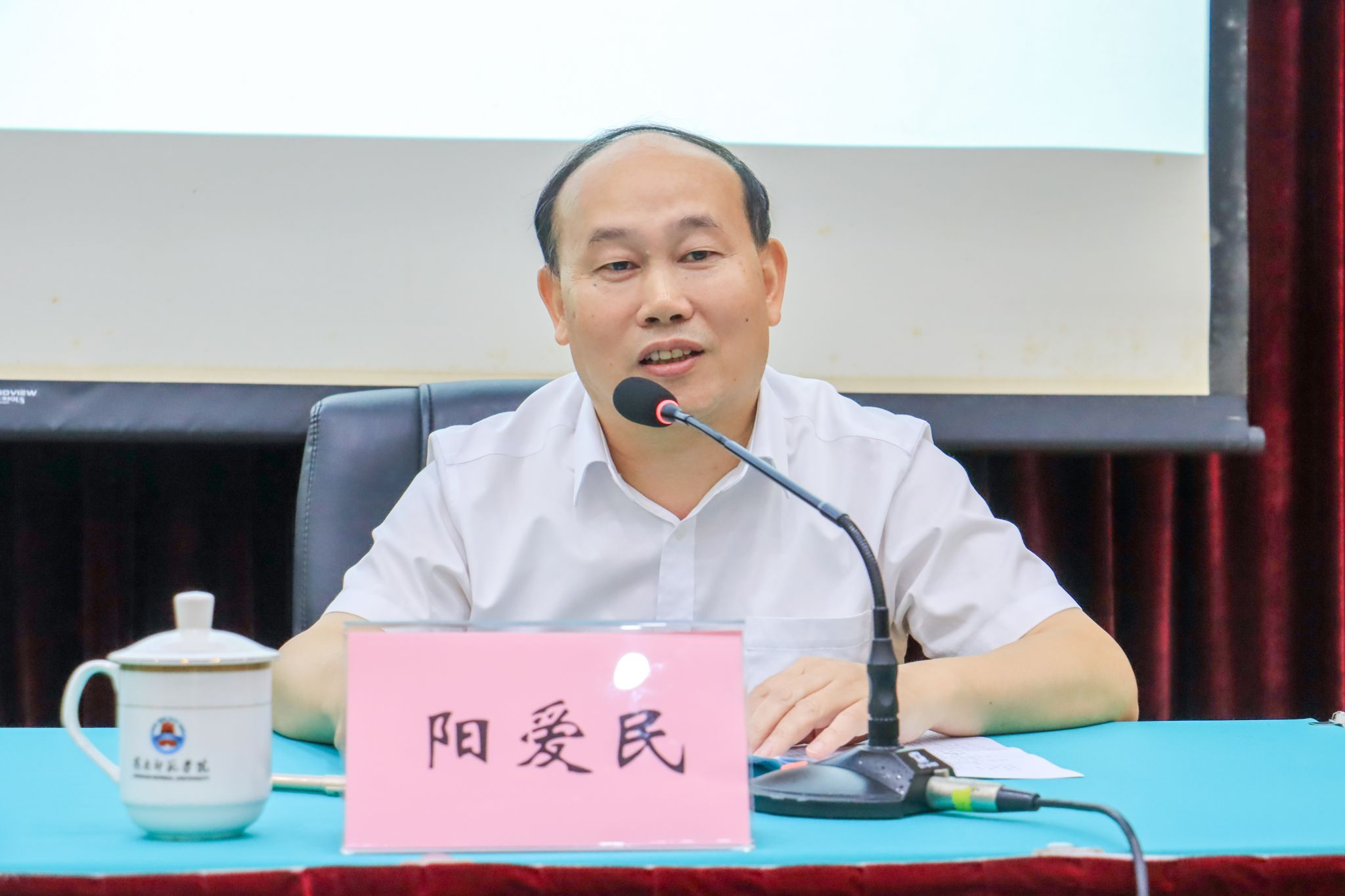 李心渝摄-阳爱民特写 (1).JPG 李心渝摄-阳爱民特写 (1).JPG
