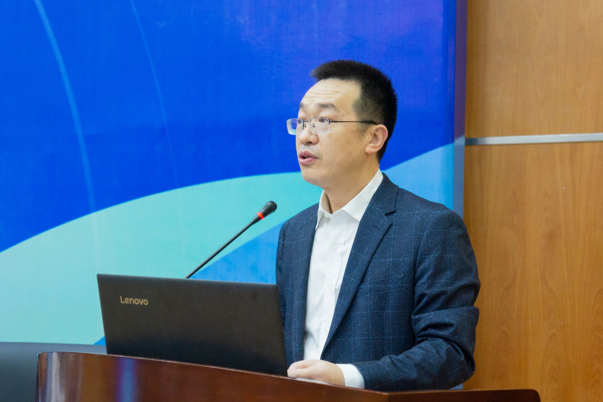 郭奕滨摄 (4)金校特写.jpg