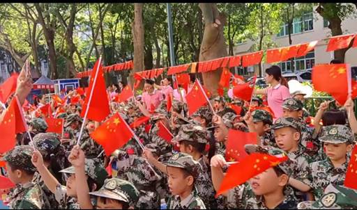 “扣好人生第一粒扣子，童心向党，传承红色基因”每周一国旗下的师生红歌唱响活动—后勤第四支部